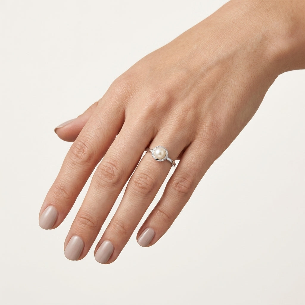 Petite Ring White Gold Diamond worn by model - Vicenza Miami