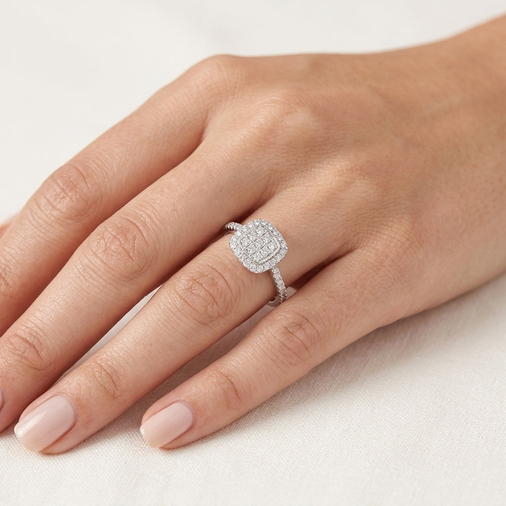 Aura Diamond Ring White Gold Diamond I worn by model - Vicenza Miami