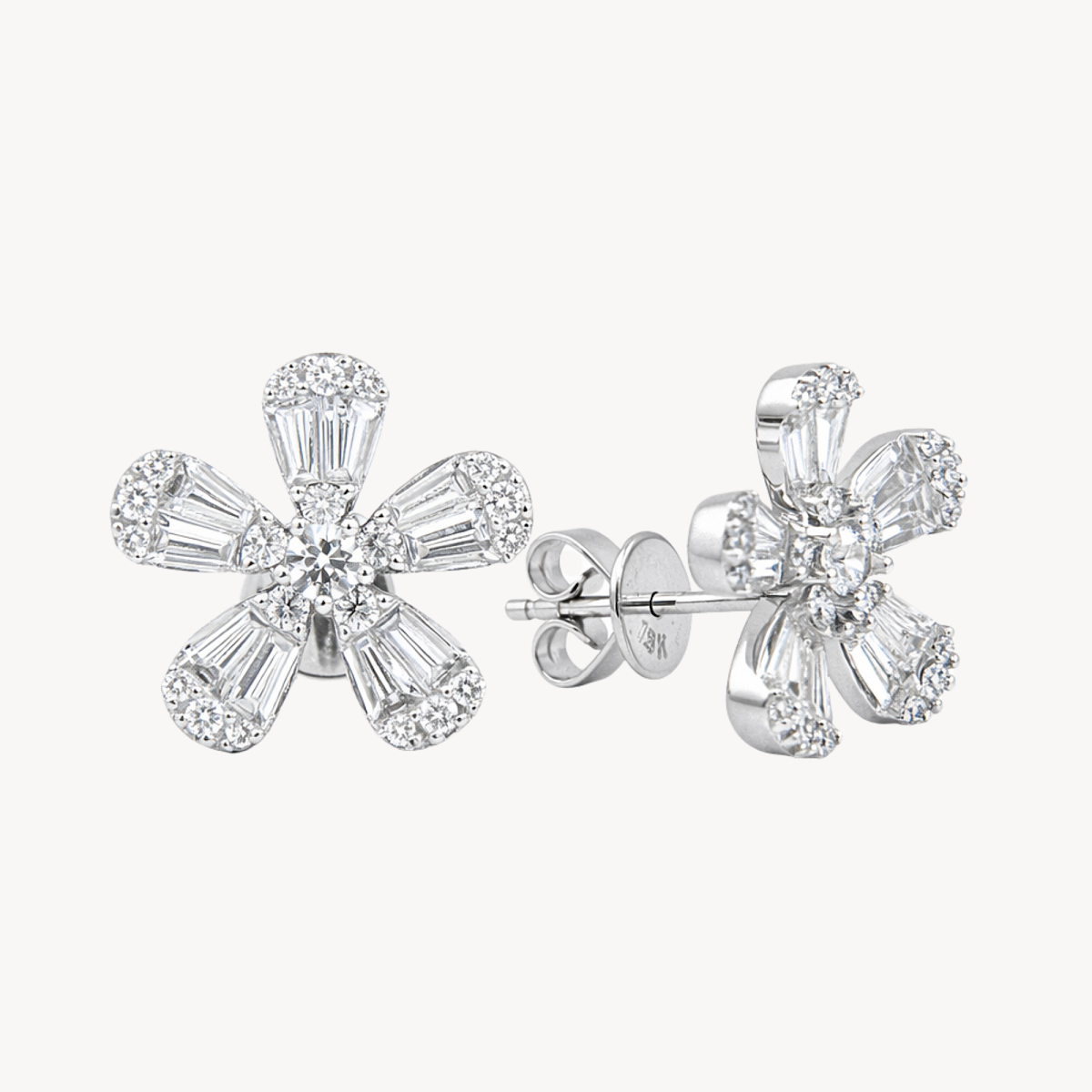Dainty Earring White Gold Diamond