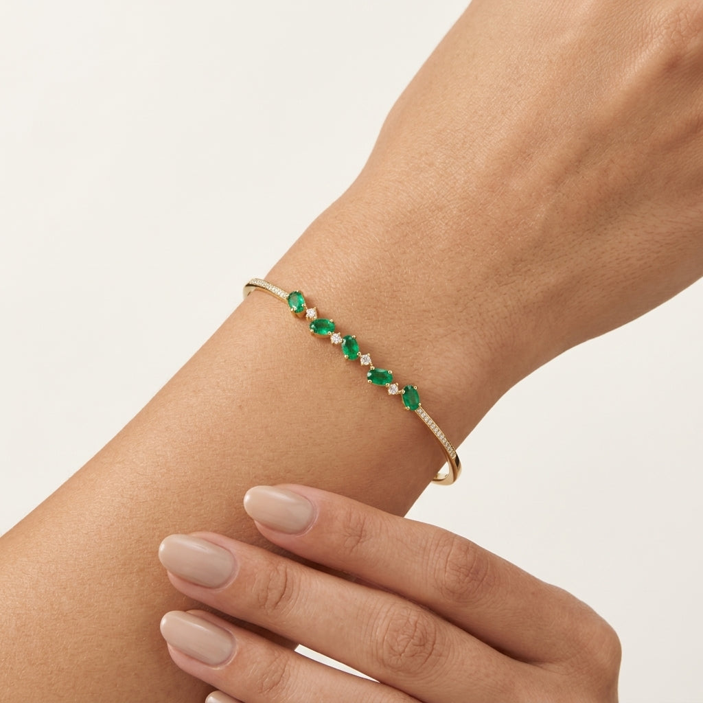 Magnificent Diamond Bangle worn by model - Vicenza Miami
