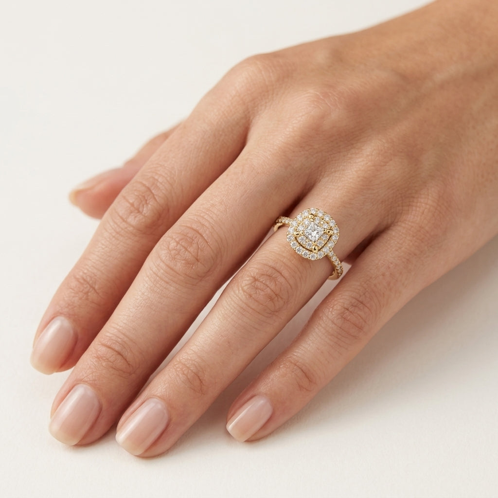 Adorned Diamond Ring White Gold Diamond I worn by model - Vicenza Miami