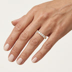 Splendid Diamond Ring worn by model - Vicenza Miami