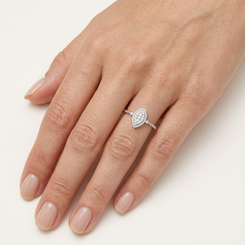 Graceful Diamond Ring White Gold Diamond I worn by model - Vicenza Miami