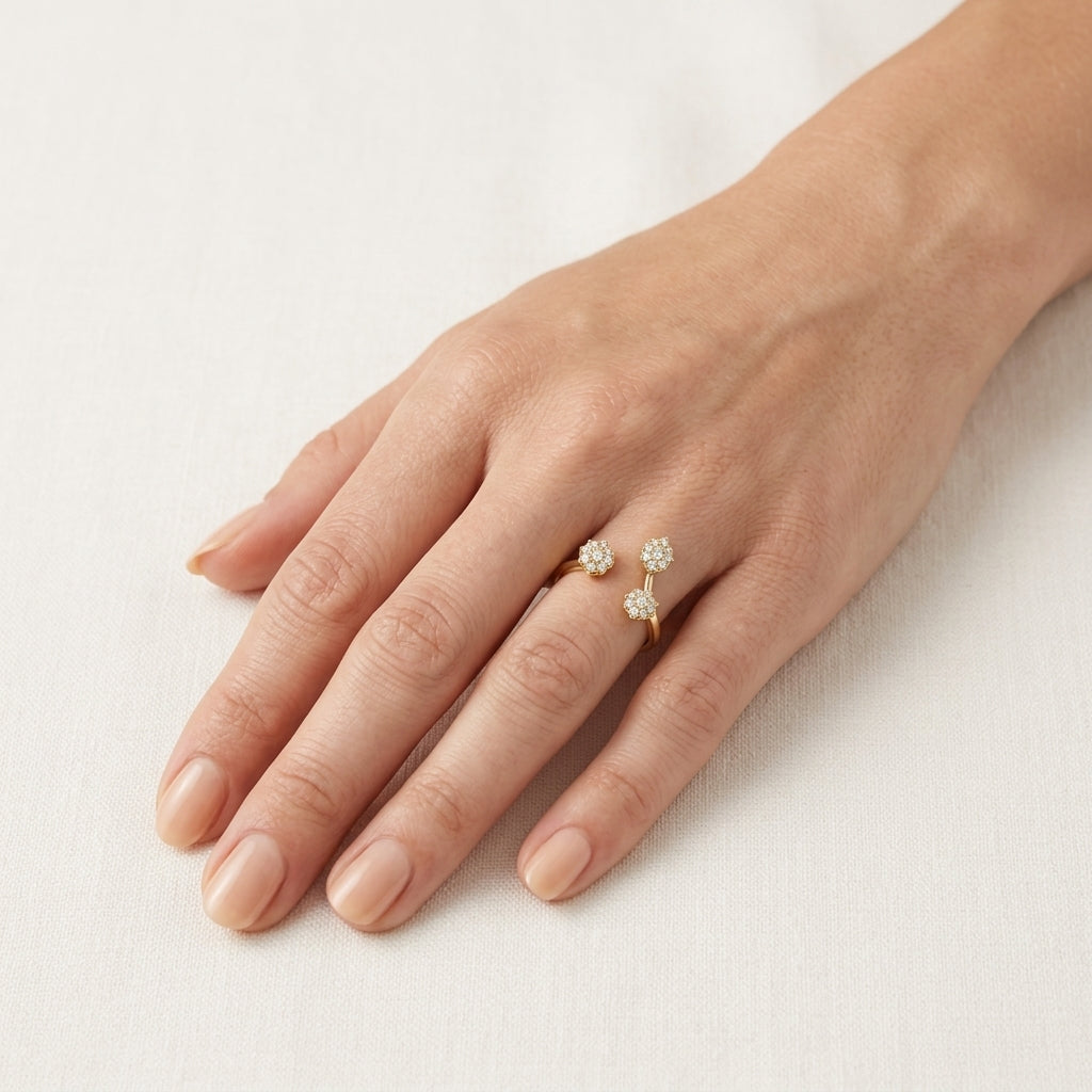 Precious Diamond Ring Yellow Gold Diamond II worn by model - Vicenza Miami