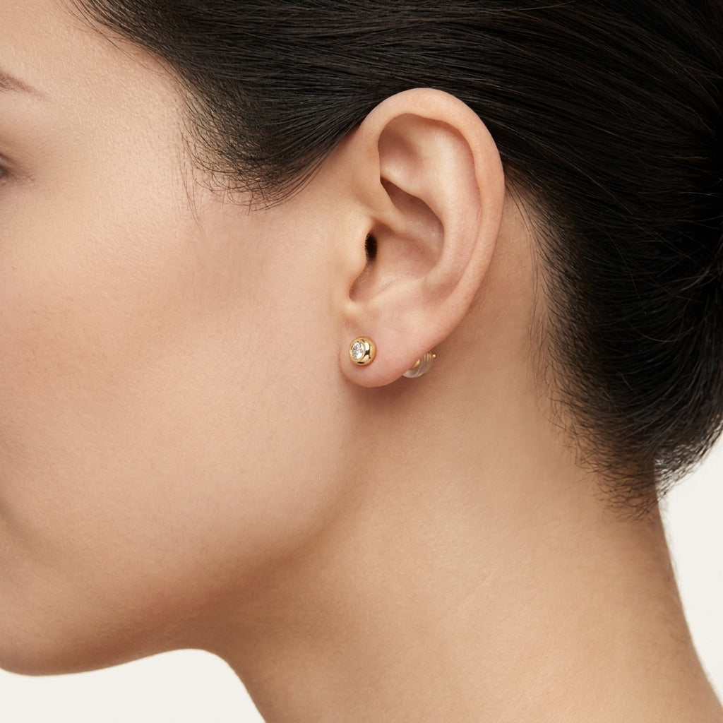 Radiant Diamond Earring Diamond II worn by model - Vicenza Miami
