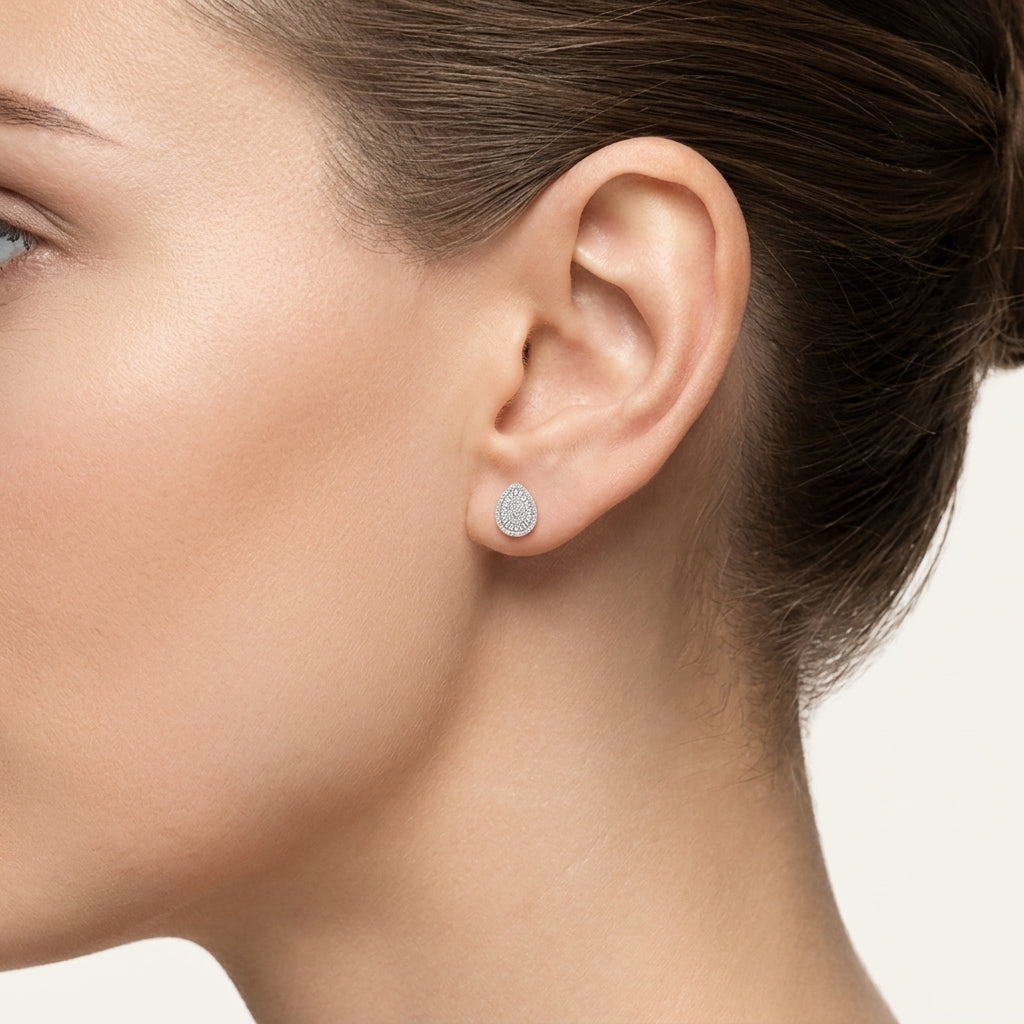 Brilliant Diamond Earring worn by model - Vicenza Miami