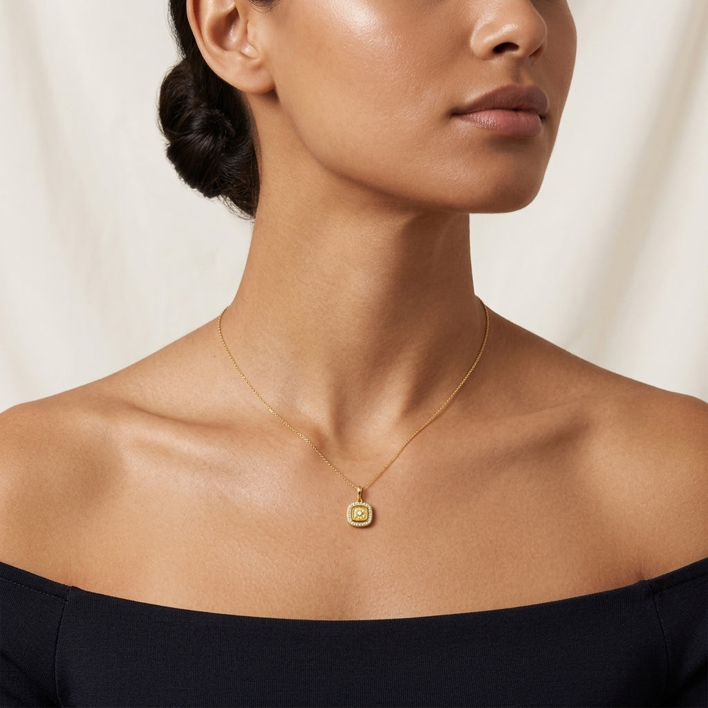 Luminous Diamond Pendant Yellow Gold Diamond I worn by model - Vicenza Miami