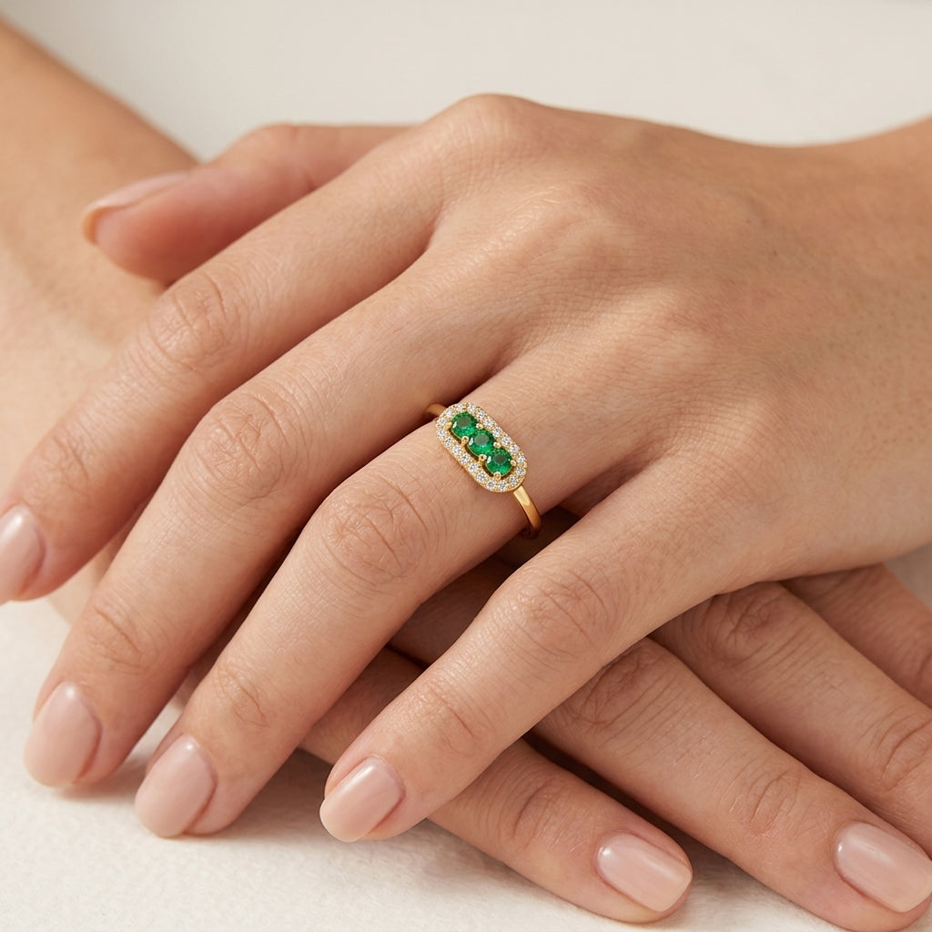 Essence Emerald Ring worn by model - Vicenza Miami