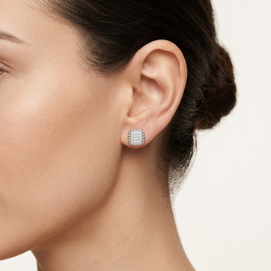 Imperial Diamond Earring Diamond I worn by model - Vicenza Miami