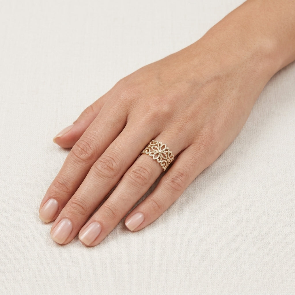 Prestige Diamond Ring Rose Gold Diamond worn by model - Vicenza Miami