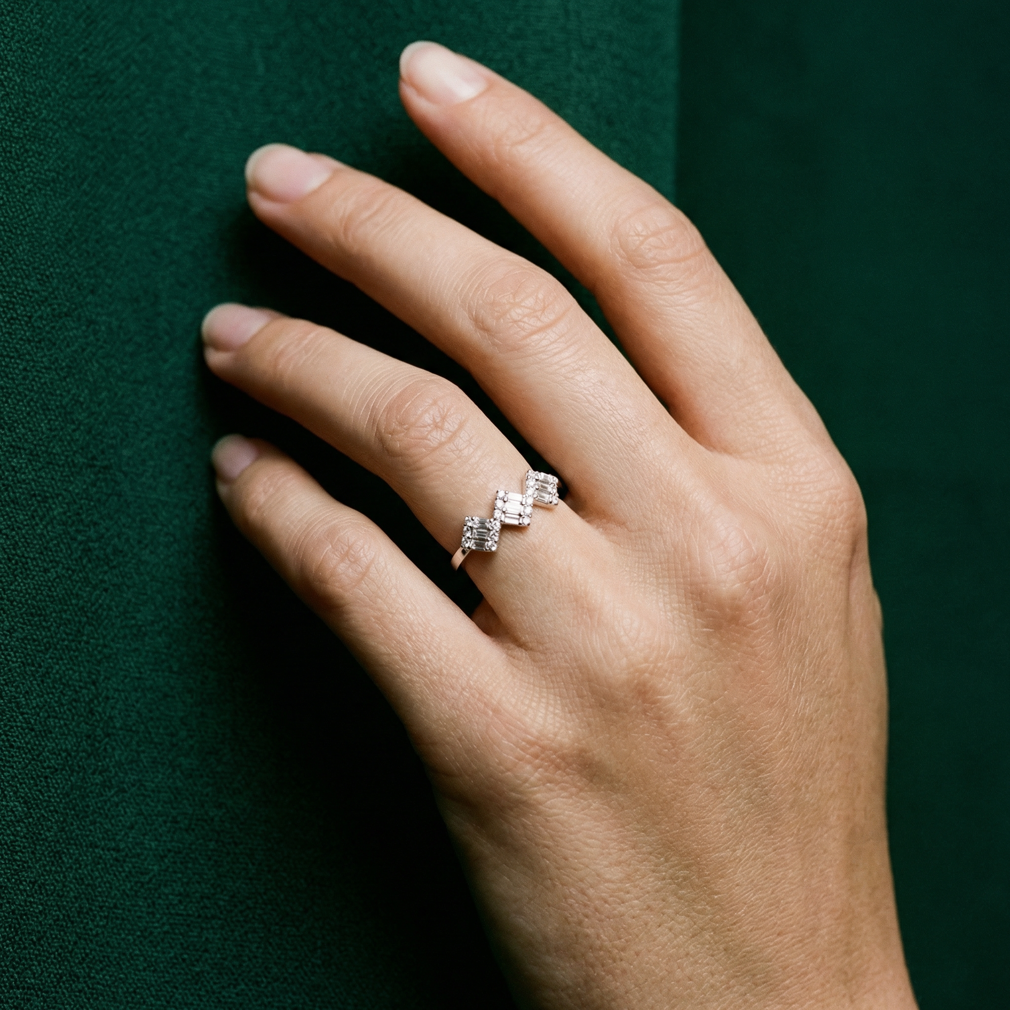 Refined Diamond Ring White Gold Diamond I (view 2) - Vicenza Miami