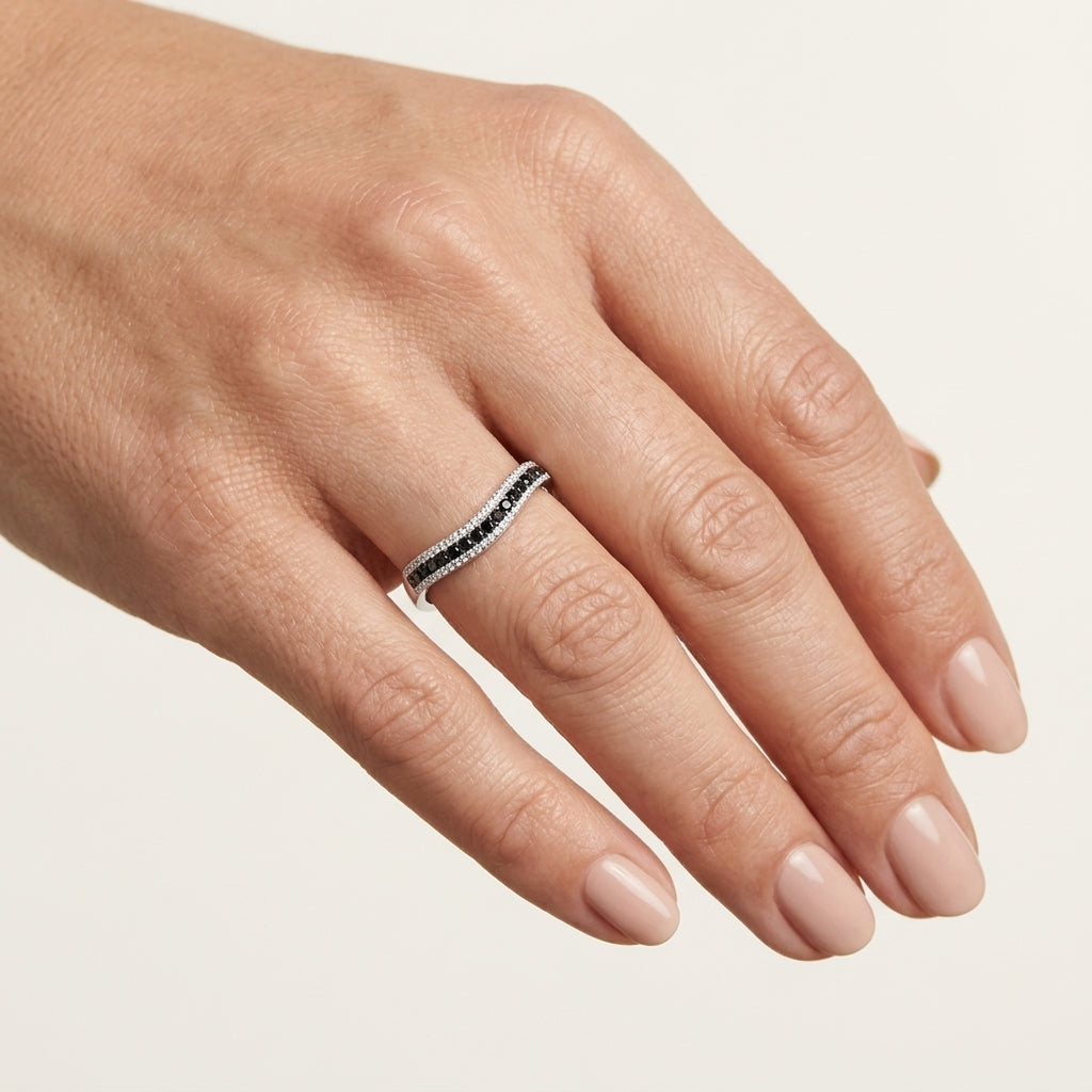 Noble Diamond Ring White Gold Diamond I worn by model - Vicenza Miami