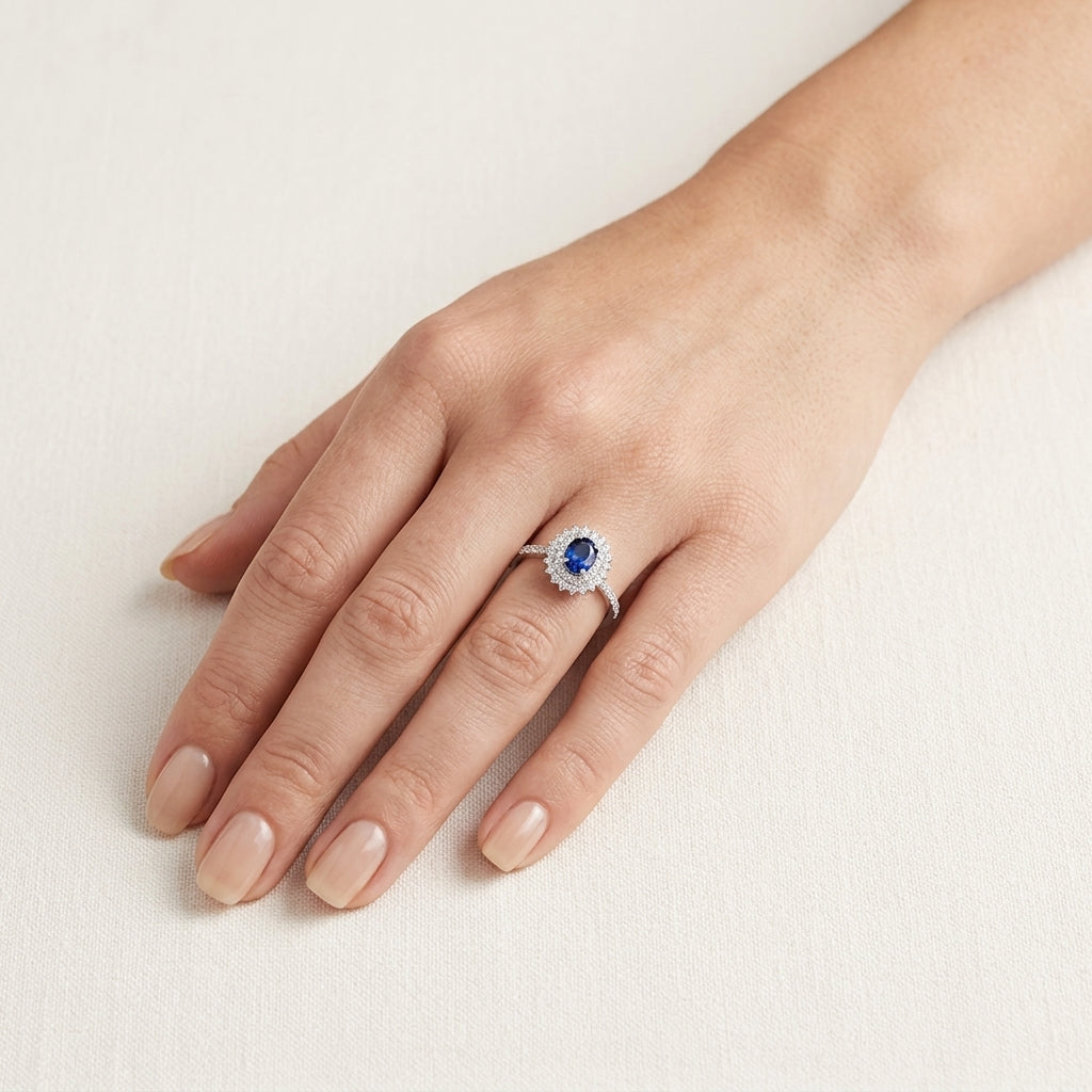 Heritage Diamond Ring White Gold Sapphire I worn by model - Vicenza Miami
