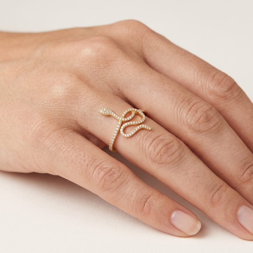 Essence Snake Diamond Ring worn by model - Vicenza Miami