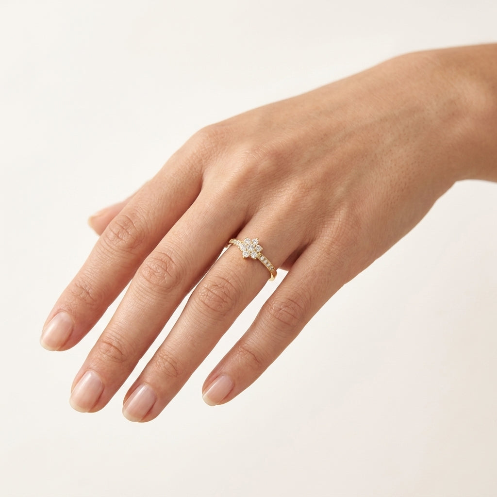 Radiant Diamond Ring Yellow Gold Diamond II worn by model - Vicenza Miami