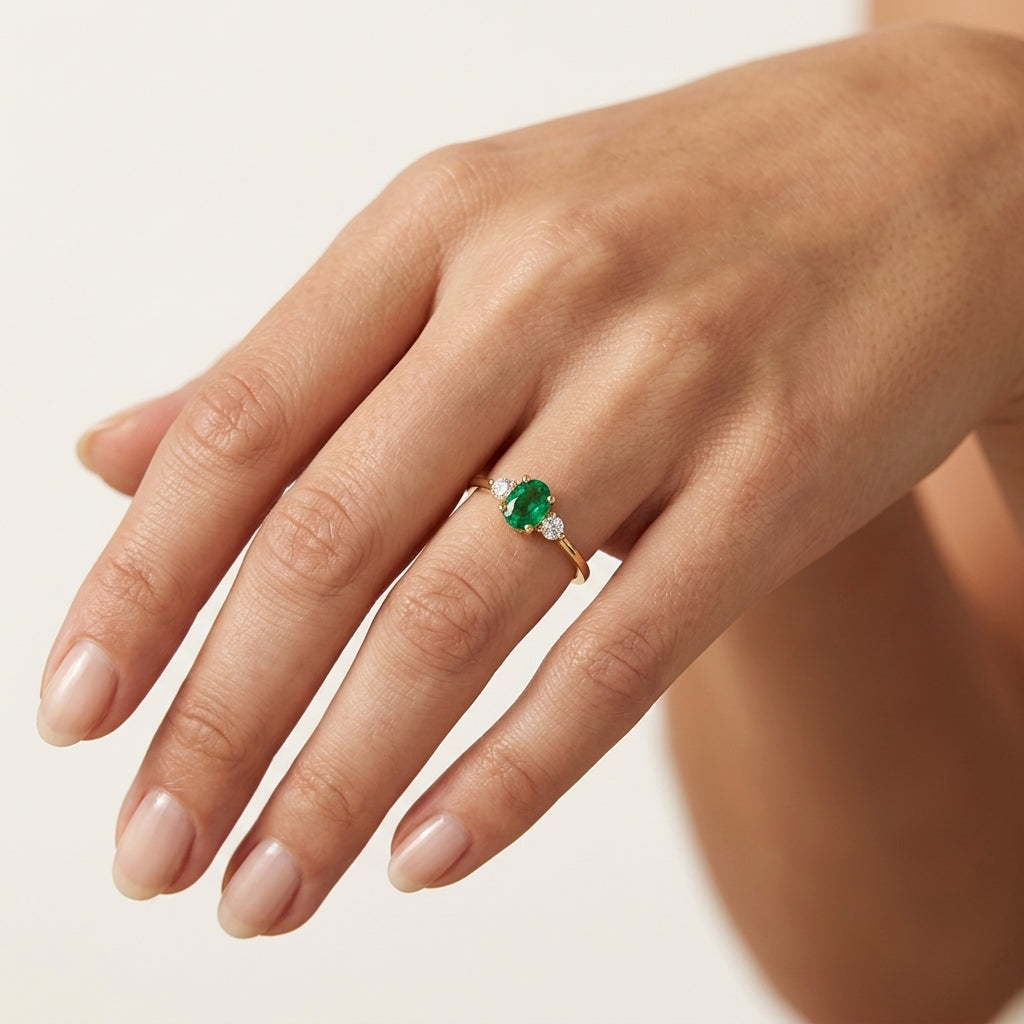 Heritage Diamond Ring Yellow Gold Emerald worn by model - Vicenza Miami