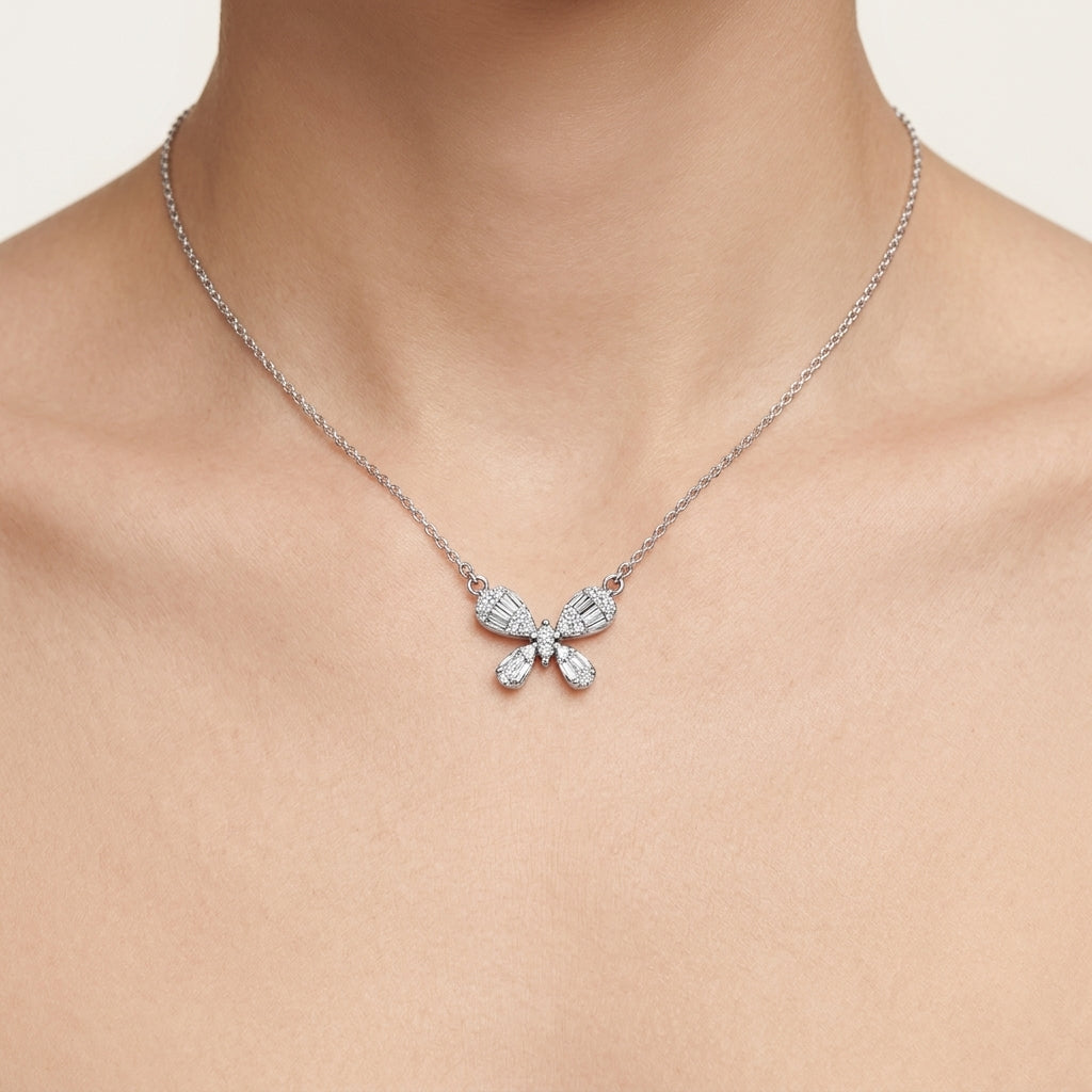 Sovereign Diamond Necklace worn by model - Vicenza Miami