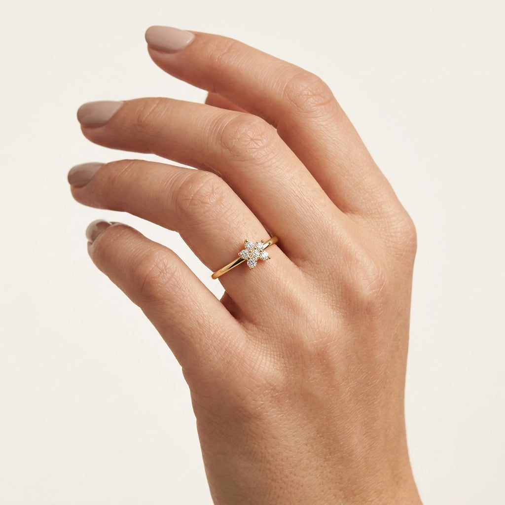 Classic Diamond Ring White Gold Diamond worn by model - Vicenza Miami