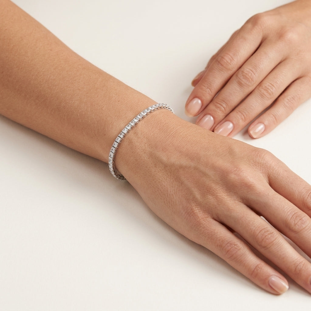 Luminous Sapphire Bracelet worn by model - Vicenza Miami