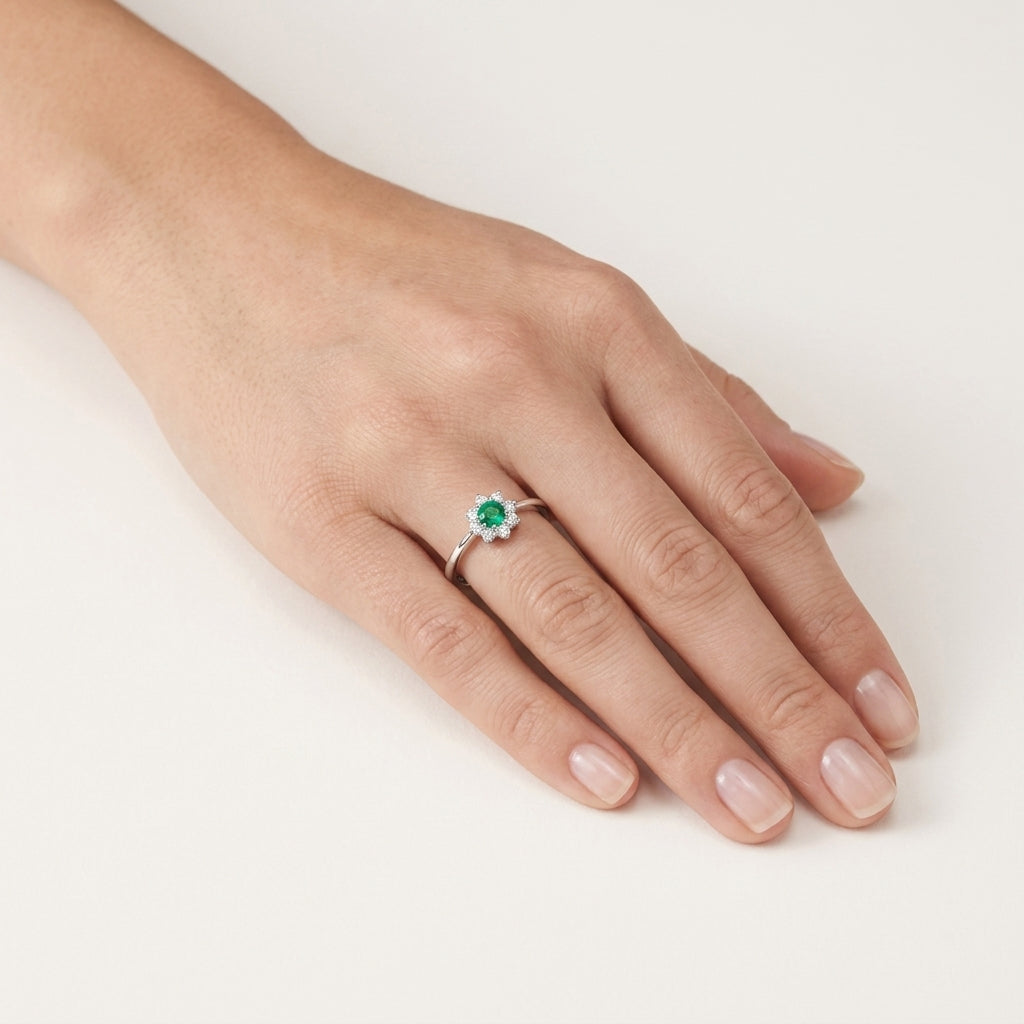 Enchanted Diamond Ring White Gold Emerald worn by model - Vicenza Miami