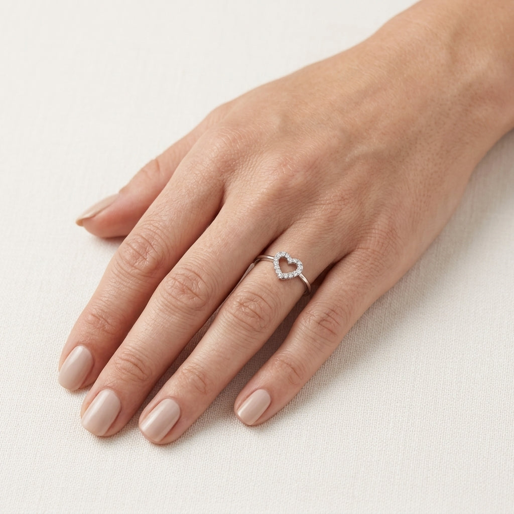 Sovereign Diamond Ring White Gold Diamond II worn by model - Vicenza Miami