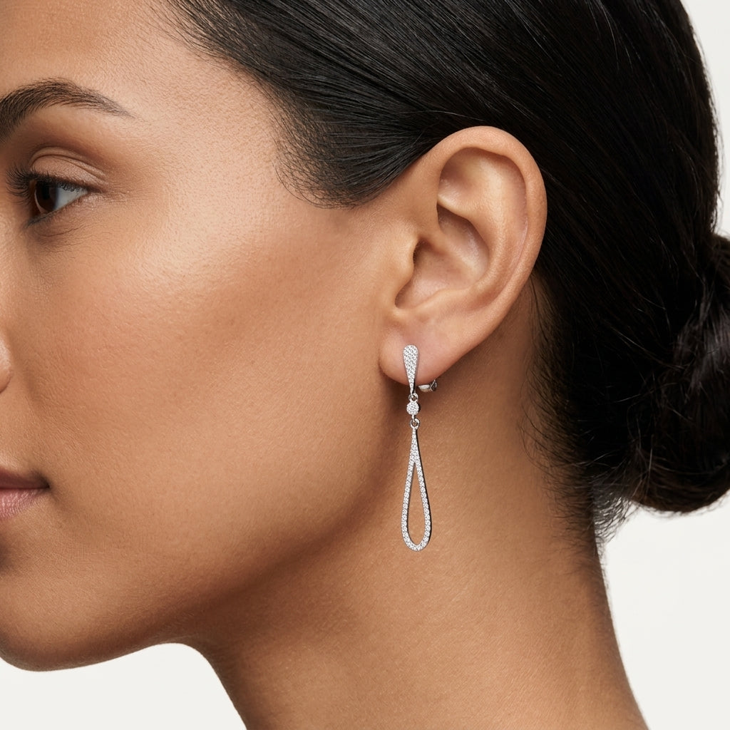 Royal Diamond Earring Diamond worn by model - Vicenza Miami